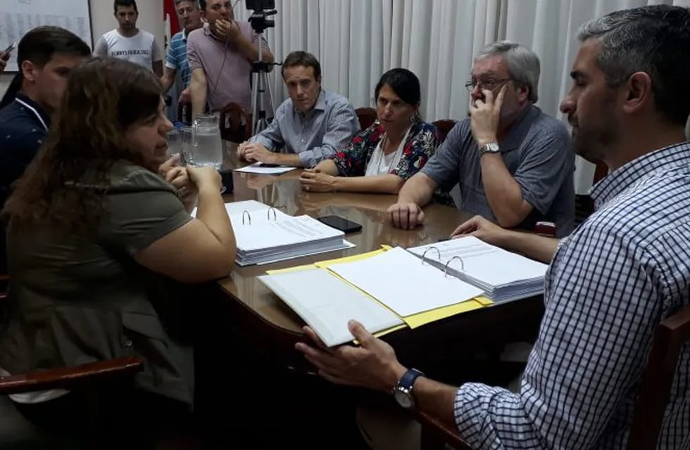 Este lunes, en tiempo y en forma, se entregó el Presupuesto y Tributaria 2020 al Concejo Municipal de Rafaela (Prensa Municipalidad de Rafaela)