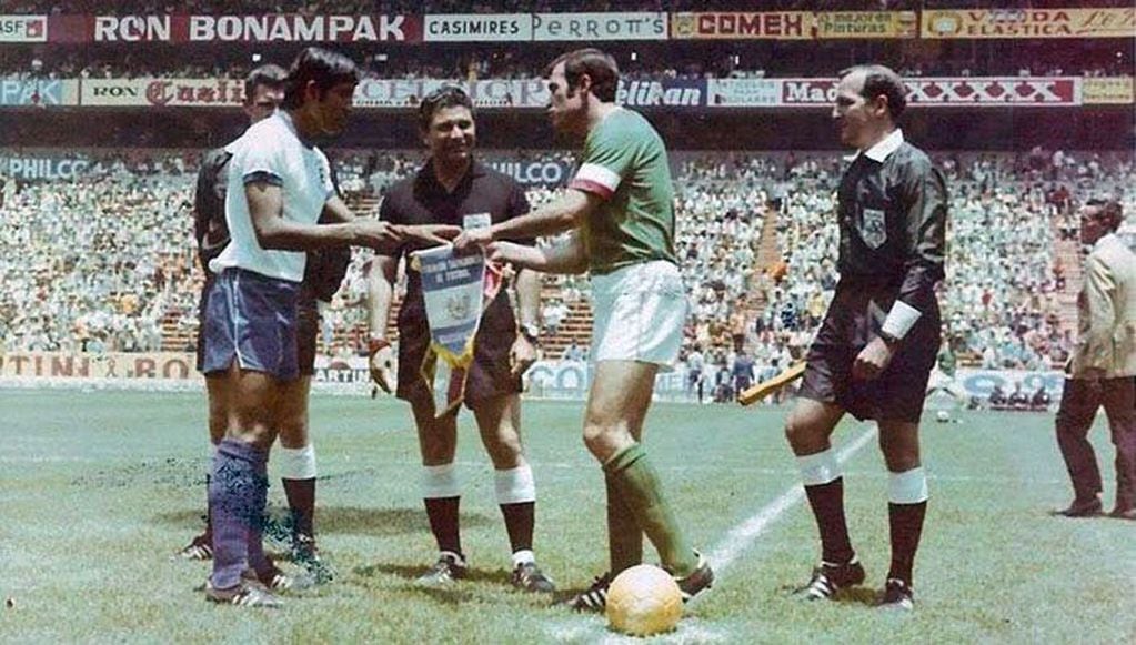 Clásico centroamericano. México enfrentó al debutante El Salvador y lo despachó 4-0. Los salvadoreños la sacaron barata, ya que en 1982 sufrieron la peor goleada del historial. Y de la Copa de 1970 se fueron sin anotar goles, y con nueve en contra en tres partidos.