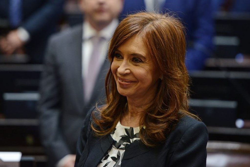 pedido de detencion y desafuero de senadora por causa encubrimiento atentado amia memorandum entendimiento

This handout file photo released by Argentina's Senate press office taken on November 29, 2017 shows Argentine former president and Buenos Aires senator Cristina Fernandez de Kirchner smiling during the swearing-in ceremony in which she took oath for a new mandate as senator, at the Congress in Buenos Aires.
Argentina judge orders arrest of ex-president Cristina Kirchner (2007-2015). / AFP PHOTO / ARGENTINA'S SENATE / Charly DIAZ AZCUE / RESTRICTED TO EDITORIAL USE - MANDATORY CREDIT "AFP PHOTO / ARGENTINA'S SENATE / CHARLY DIAZ AZCUE / HO" - NO MARKETING NO ADVERTISING CAMPAIGNS - DISTRIBUTED AS A SERVICE TO CLIENTS

 ciudad de buenos aires cristina fernandez de kirchner dictan el pedido de detencion de la expresidenta de la nacion por la causa acuerdo con iran expresidenta y actual senadora foto de archivo