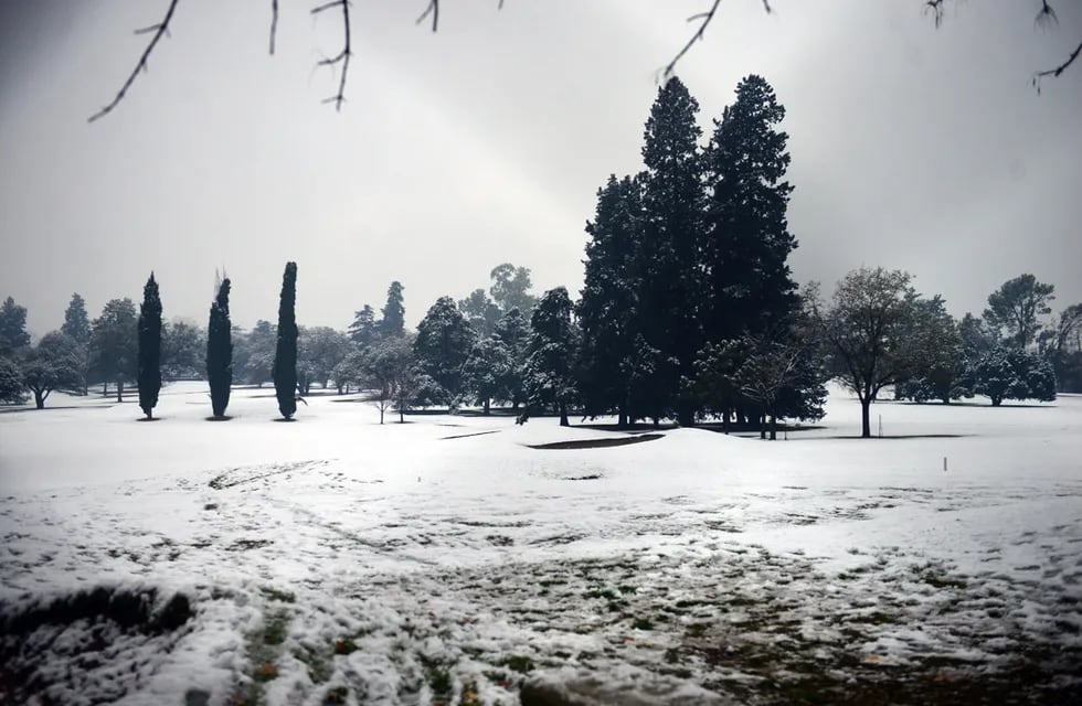 Una intensa nevada cayó en la provincia de Córdoba durante la noche y parte de la mañana del miércoles. 
16 de junio del 2021.