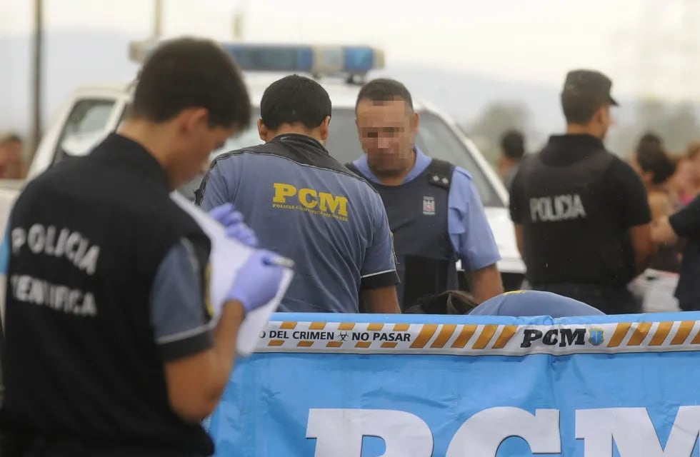 Un joven motociclista murió tras ser atropellado por un camión en San Martín.