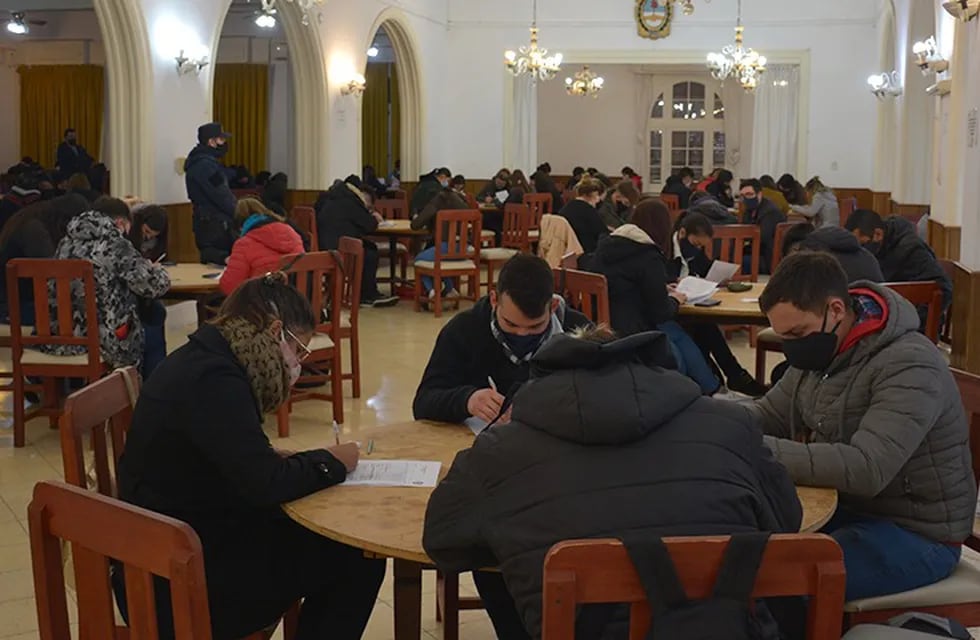 Ochocientos postulantes rindieron los exámenes de ingreso a la Policía de Establecimientos Navales