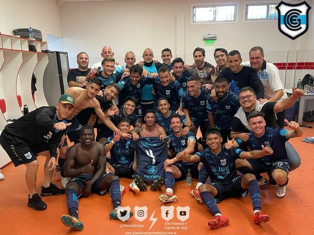 El "Lobo" jujeño festejó en la 14.ta fecha la Primera Nacional de fútbol al vencer por goleada de visitante a Deportivo Riestra, con un contundente 4 a 0.