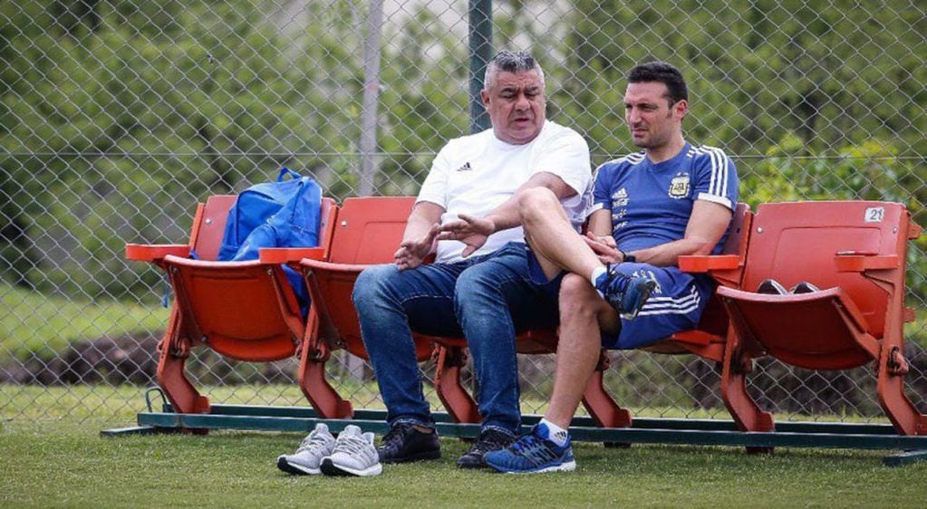 Claudio Tapia y Lionel Scaloni se reunirán para acordar el futuro del DT de la Selección Argentina.