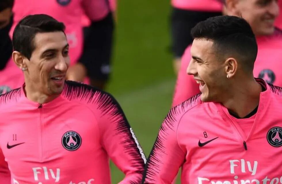 Ángel Di MarÍa y Leandro Paredes (Foto: Anne-Christine Poujoulat/AFP)