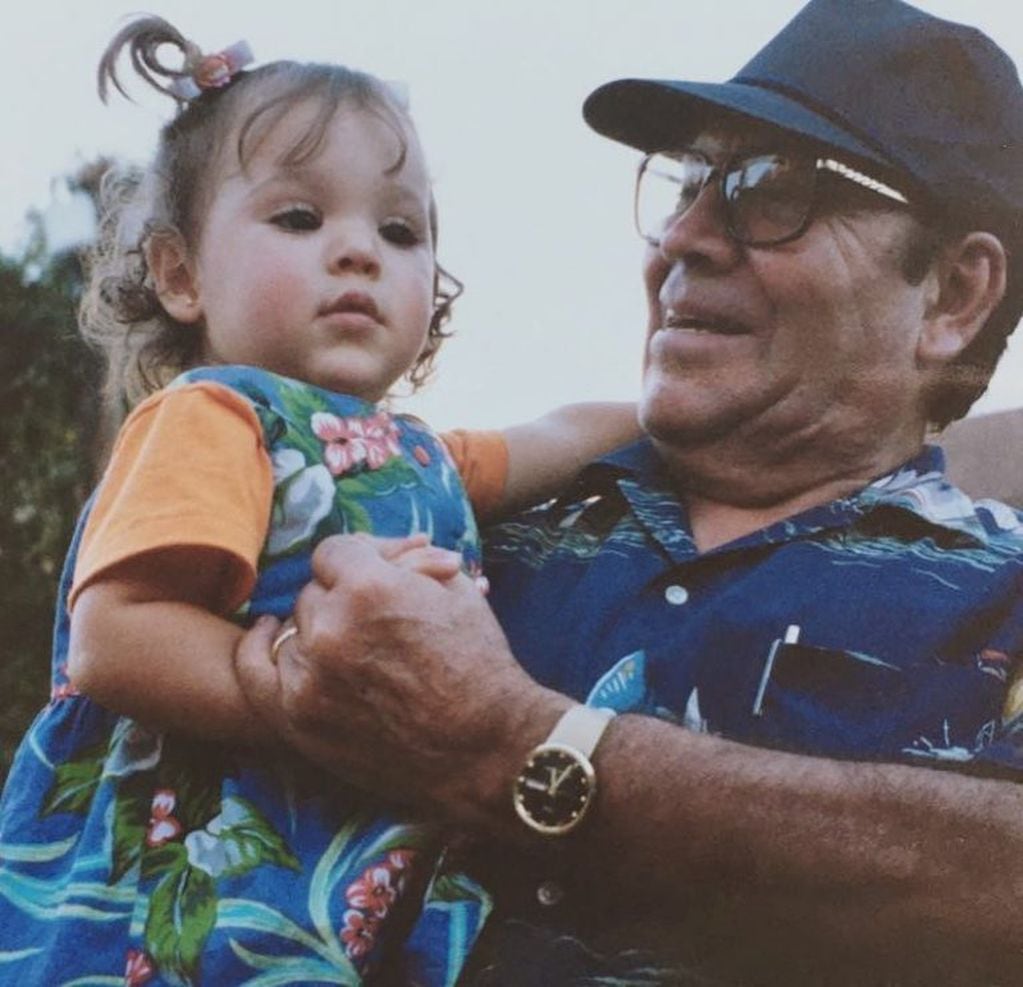 Danna Paola son su abuelo Miguel (Instagram)