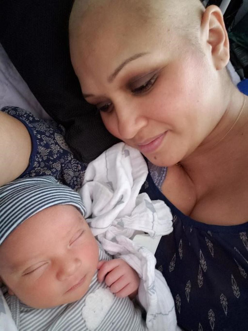 Jade Davis dio a luz un bebé sano a pesar de recibir quimioterapia.