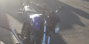 Una mujer fue hospitalizada tras despistar con su motocicleta en Posadas