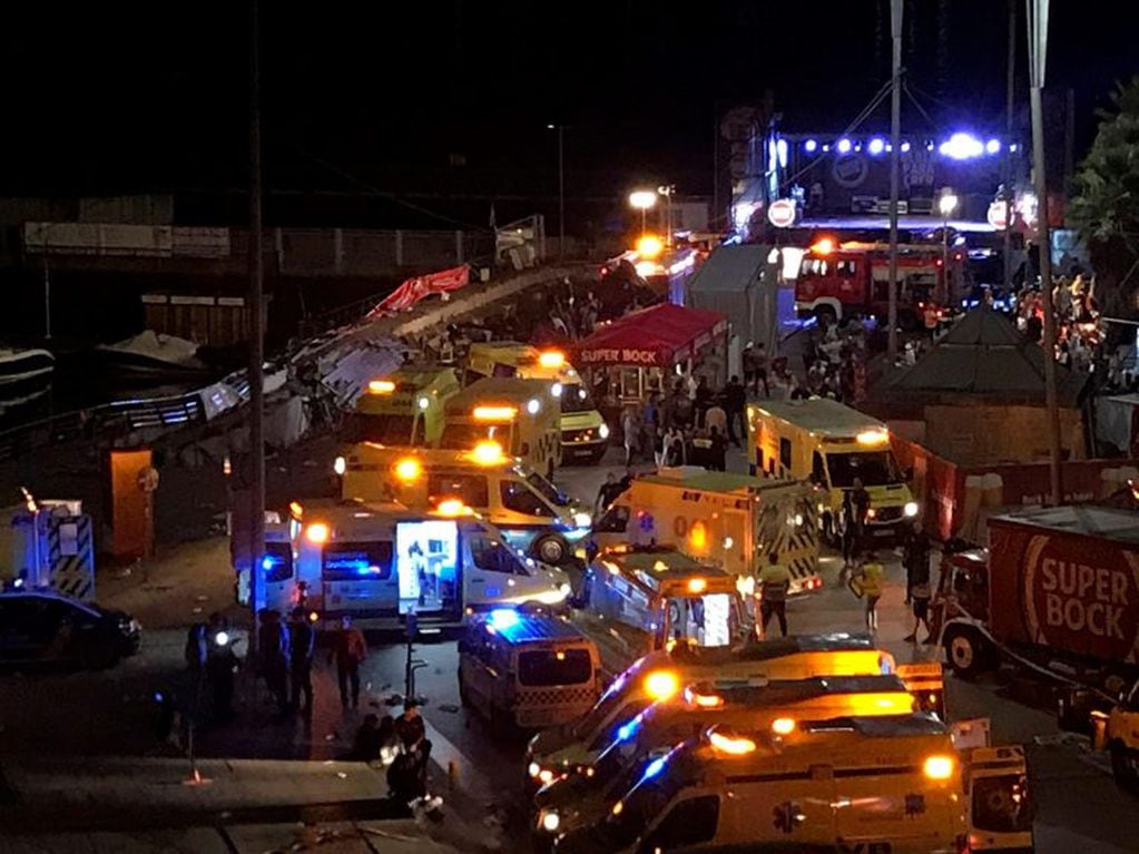 España: más de 300 heridos tras el colapso de un muelle durante un festival de música.
