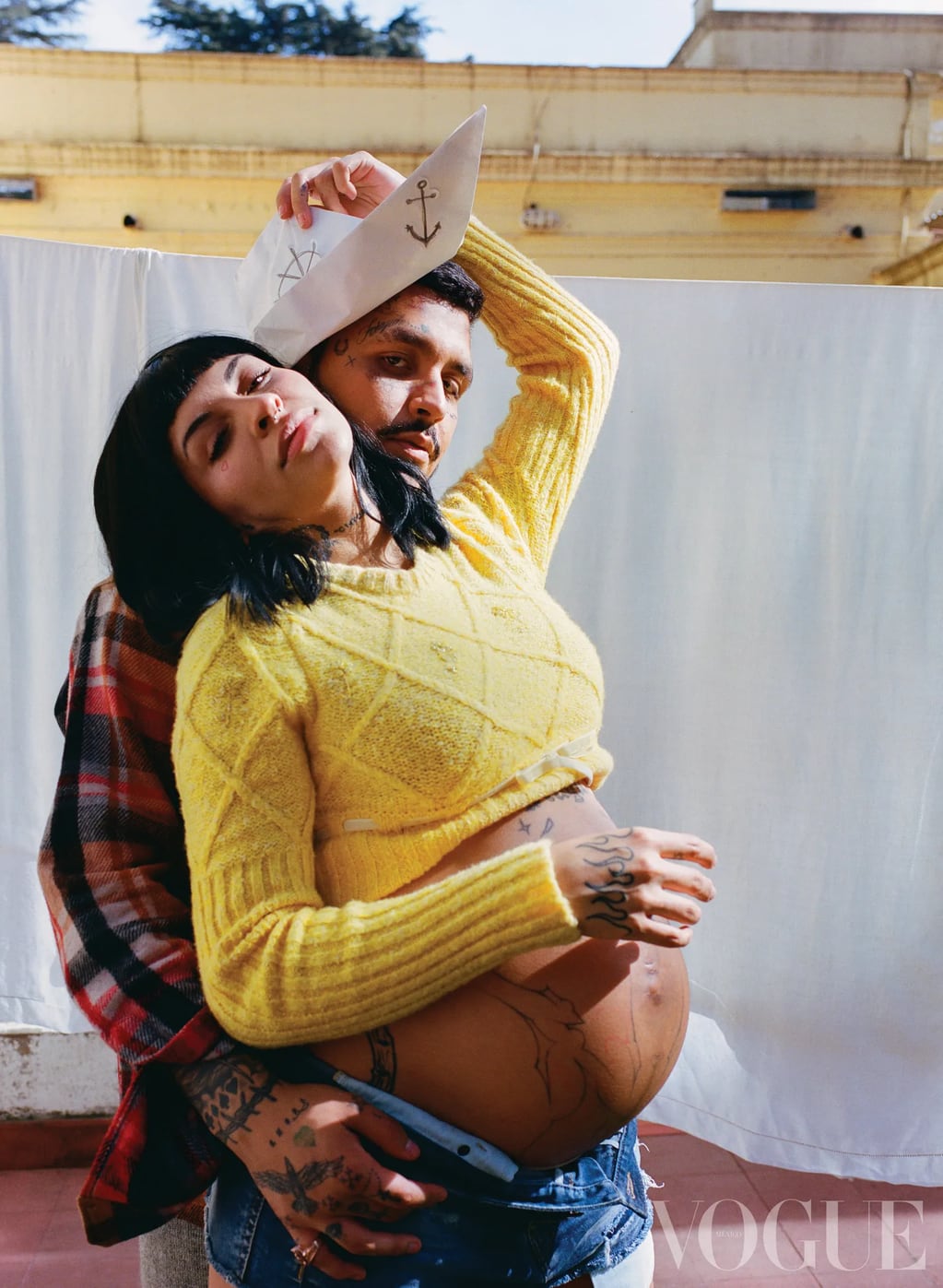 Cazzu y Christian Nodal posaron juntos en la portada de Vogue y hablaron sobre sus planes tras la llegada de su bebé
