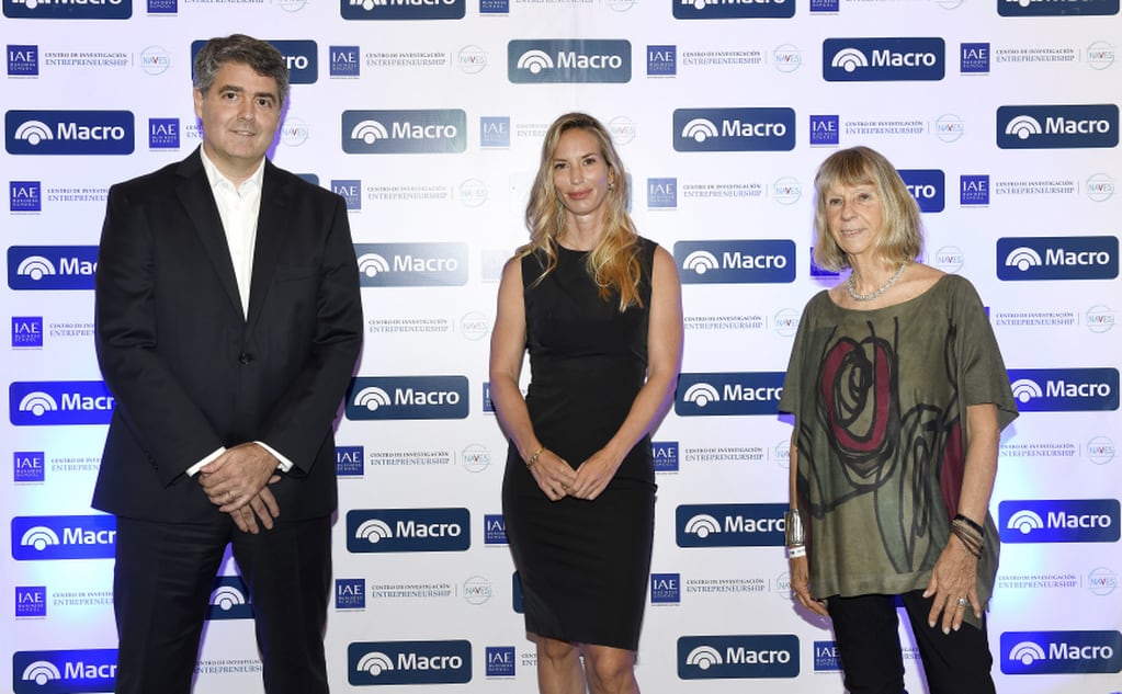 Francisco Muro, Constanza Brito y Silvia Torres Carbonell encabezaron la entrega de premios en Torre Macro.