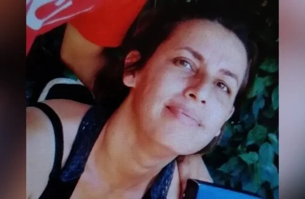 Mujer de 40 años desaparecida en Posadas: su hijo la busca con la policía.
