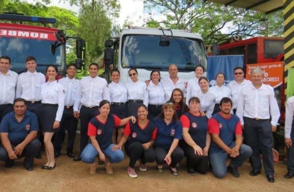 La Asociación de Bomberos Voluntarios de Comandante Andresito, en la fecha recuerda sus 10 años de prolífica labor en favor de la comunidad local y vecinas, en el ataque de incendios en una amplia jurisdicción y otros siniestros