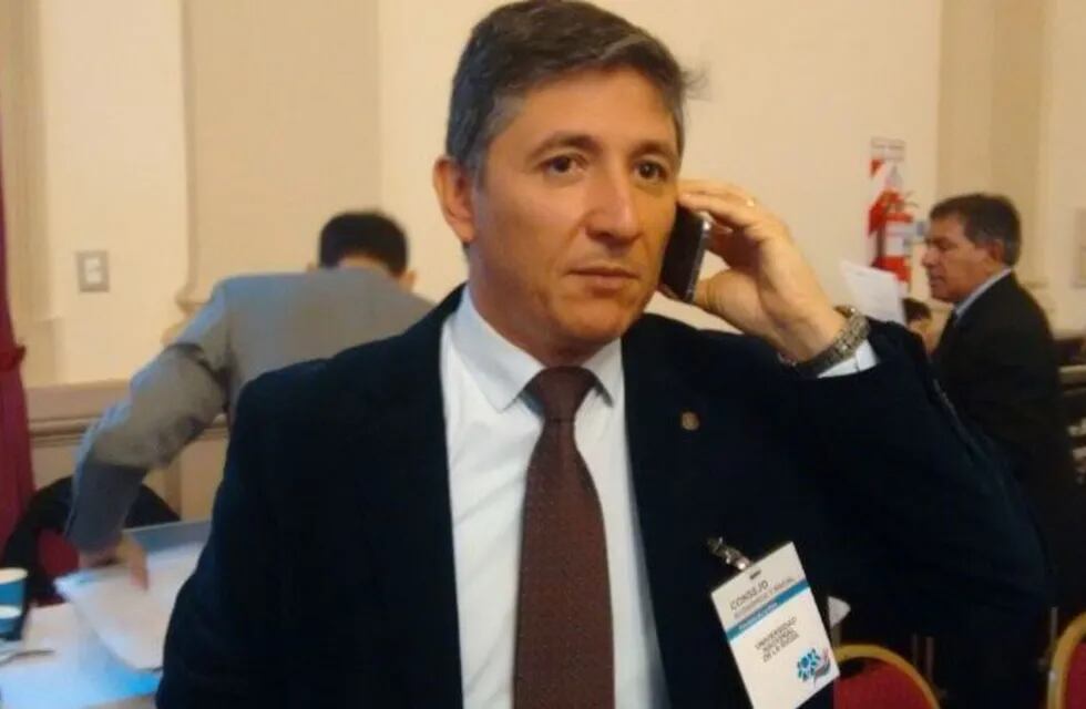 Fabian Calderón - Rector de la UNLaR