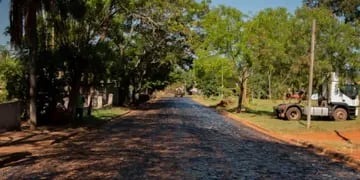 Continúan las obras de asfaltado en las calles de Puerto Iguazú