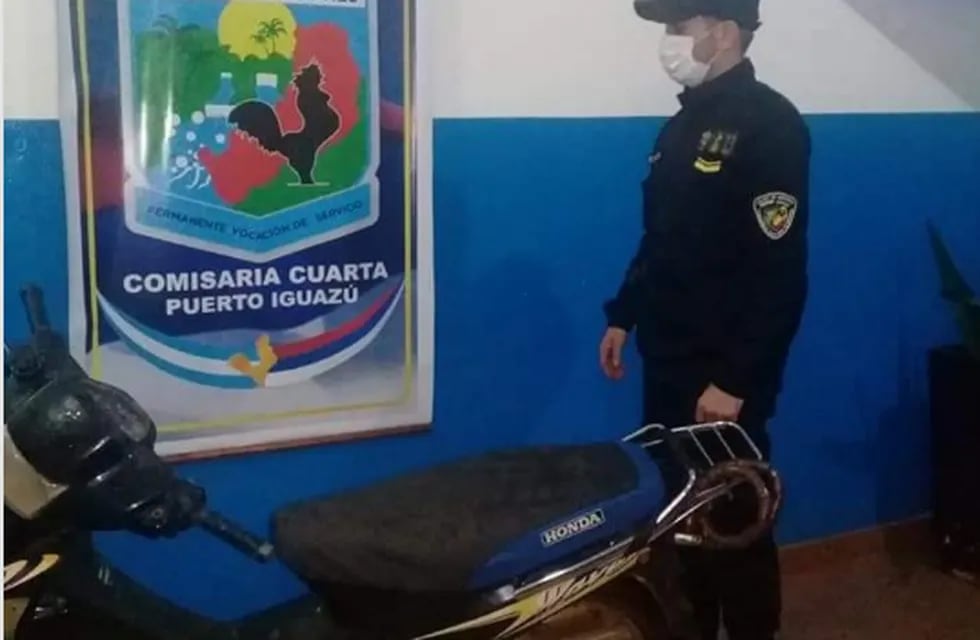 Recuperaron una motocicleta con pedido de secuestro en Puerto Iguazú.