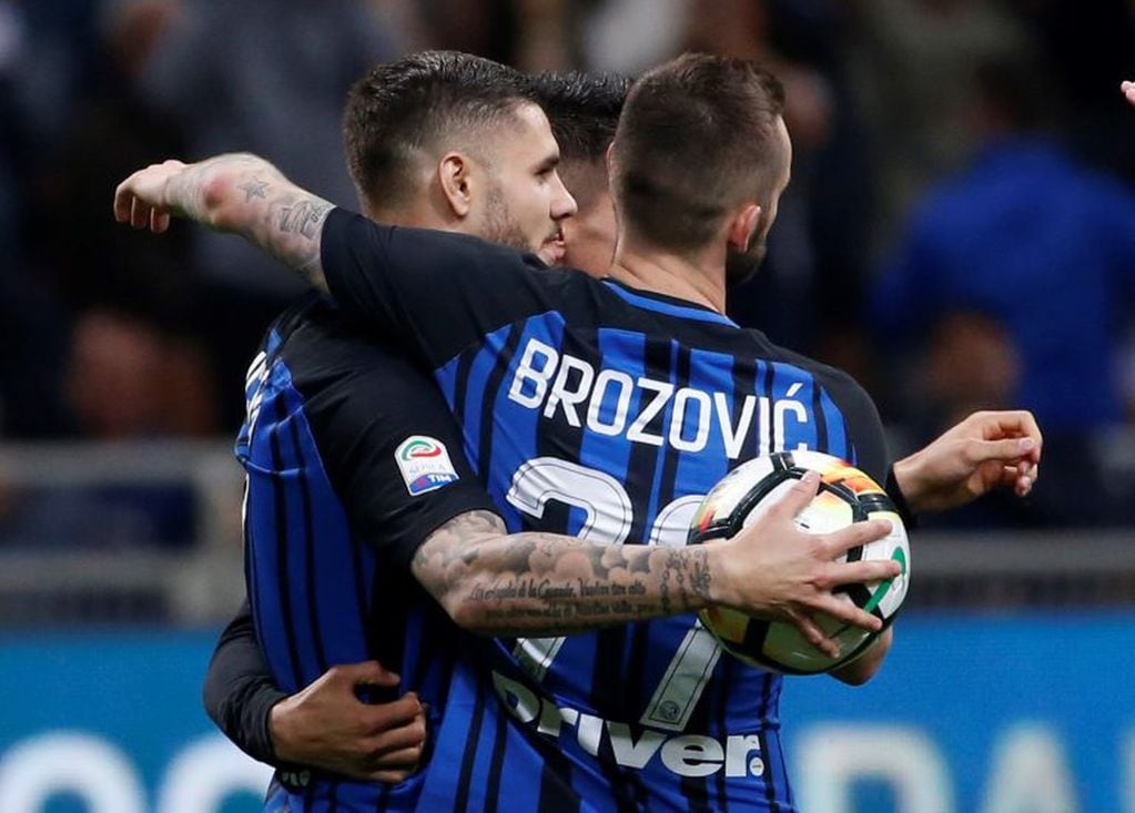 Icardi, en un festejo de gol con Brozovic. (AP)