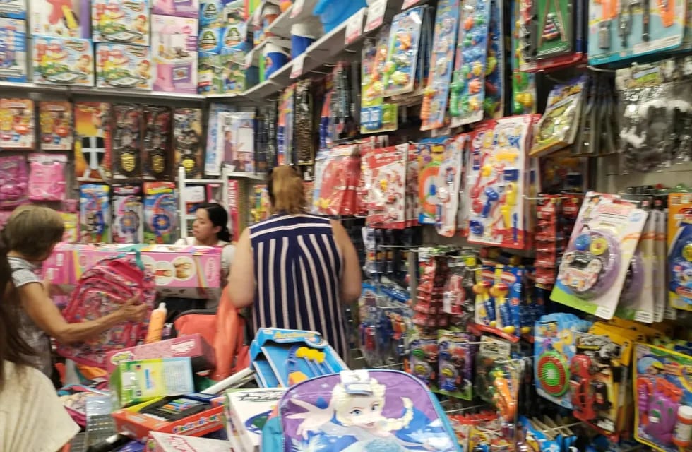 Horario extendido en las jugueterías del Centro de Córdoba (José Hernández).