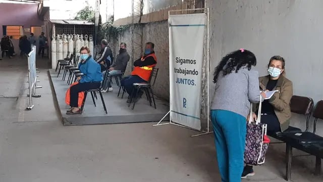 El vacunatorio de Pérez vuelve al Centro de Salud El Gurí