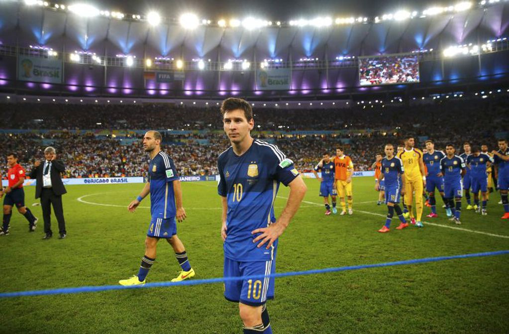 La tristeza de Lionel Messi en el estadio Maracaná de Río de Janeiro, Brasil, tras perder la final del Mundial 2014 ante Alemania. Foto: REUTERS/Michael Dalder