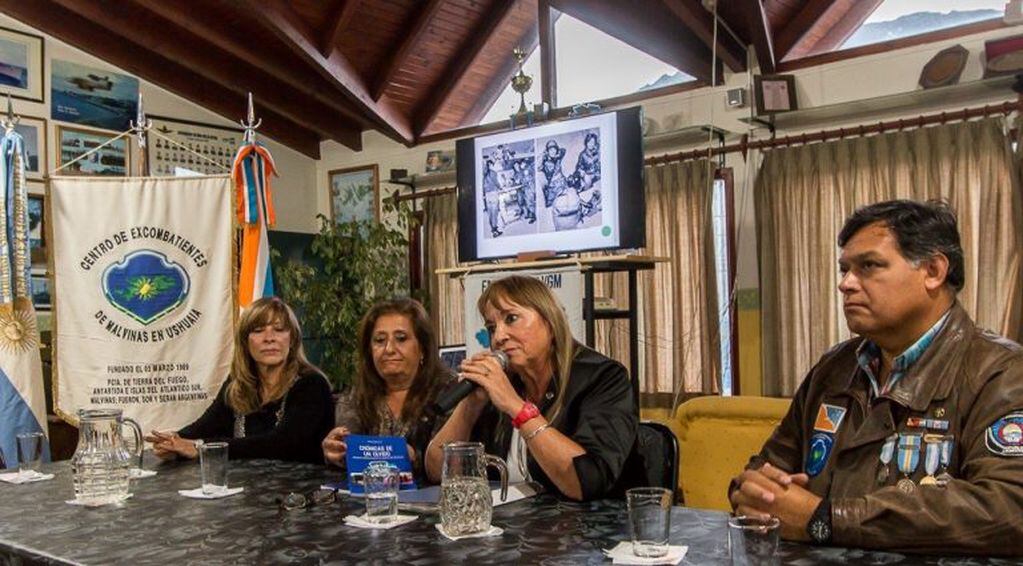 Enfermeras de Malvinas presentaron la Obra "Crónicas de un olvido" en Ushuaia