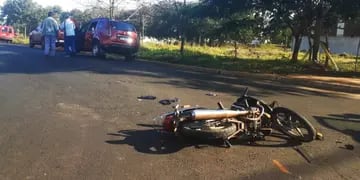 Accidente vial en la ciudad de Posadas: un motociclista lesionado