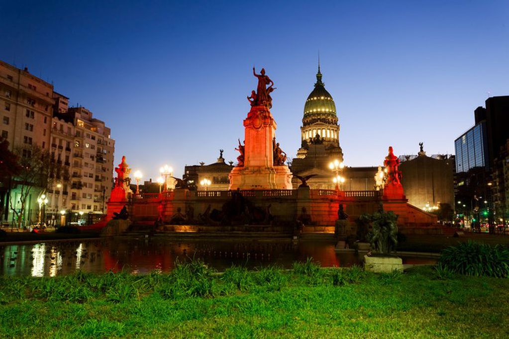 Edificios porteños teñidos de rojo por la semana Internacional contra la Explotación Sexual y la Trata de Personas (Gobierno de la Ciudad de Buenos Aires)