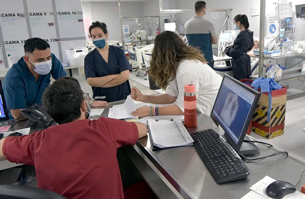 El Ministerio de Salud detalló que hasta la fecha se han registrado en Mendoza 165.498 casos positivos confirmados Covid. Orlando Pelichotti/Los Andes