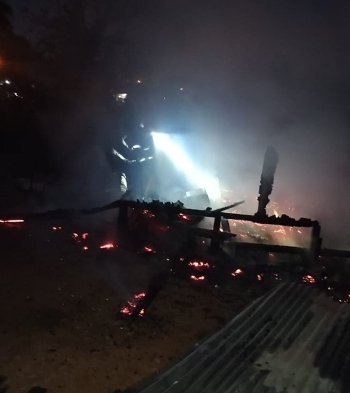 Wanda: un incendio destruyó una vivienda en el barrio Kállsten II thumbnail
