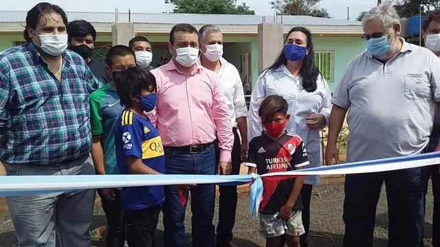 El gobernador Herrera Ahuad inauguró un aula satélite y una escuela secundaria en comunidades Mbyá en el Norte de Misiones