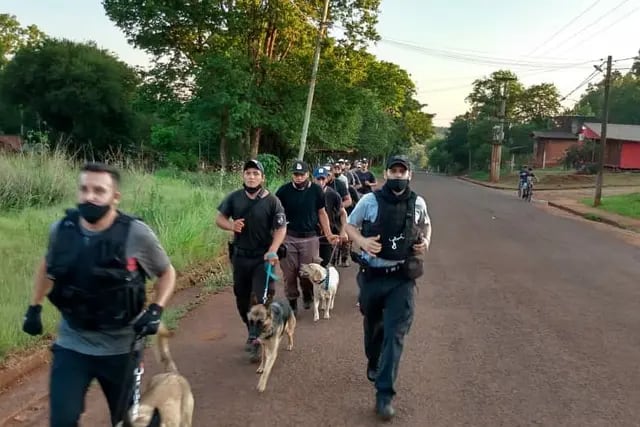 Penitenciarios y Policías se capacitaron en adiestramiento canino en Eldroado
