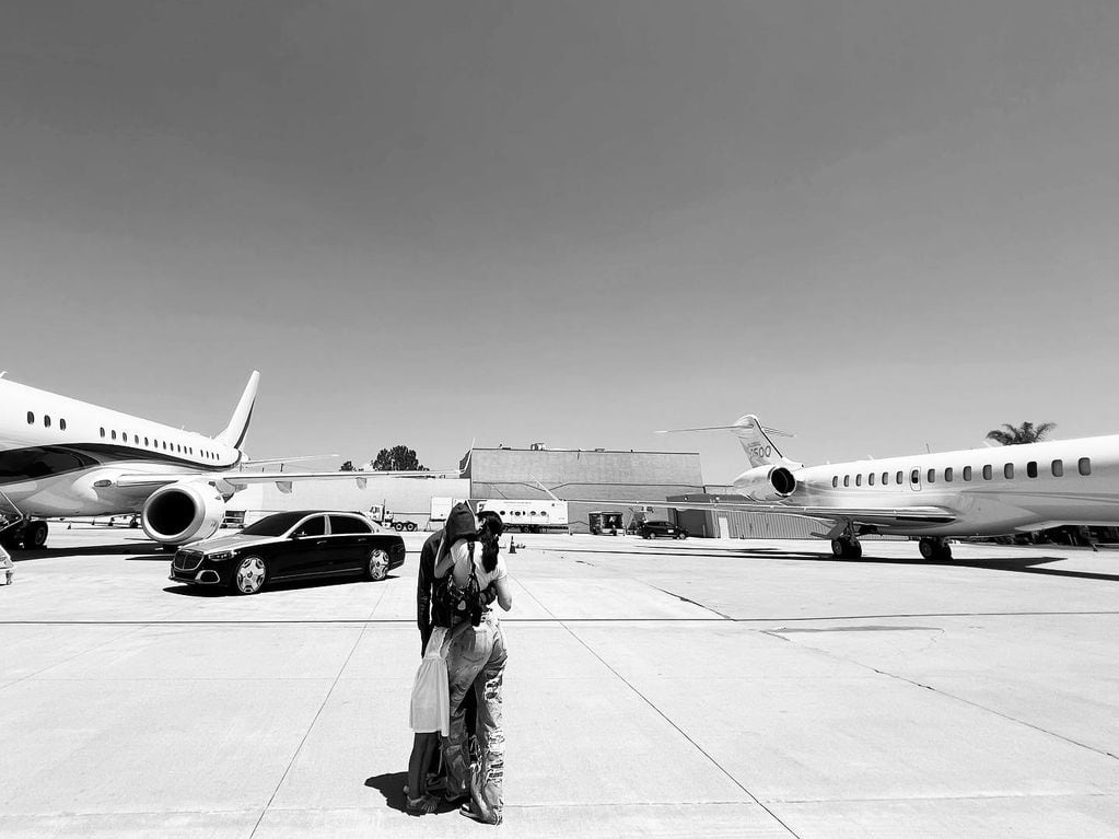 Kylie Jenner y Travis Scott con sus aviones privados