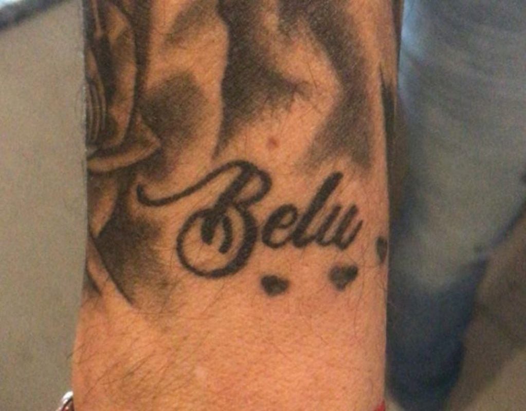 A pesar de haber suspendido la boda, el novio de Belén Francese se hizo un romántico tatuaje en el brazo