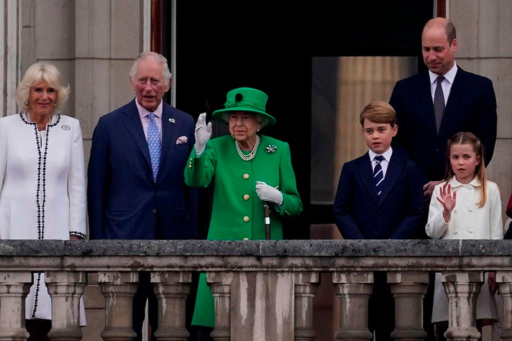 La Reina Isabel será la encargada de decidir quién se quedará a cargo del poder en Reino Unido. 