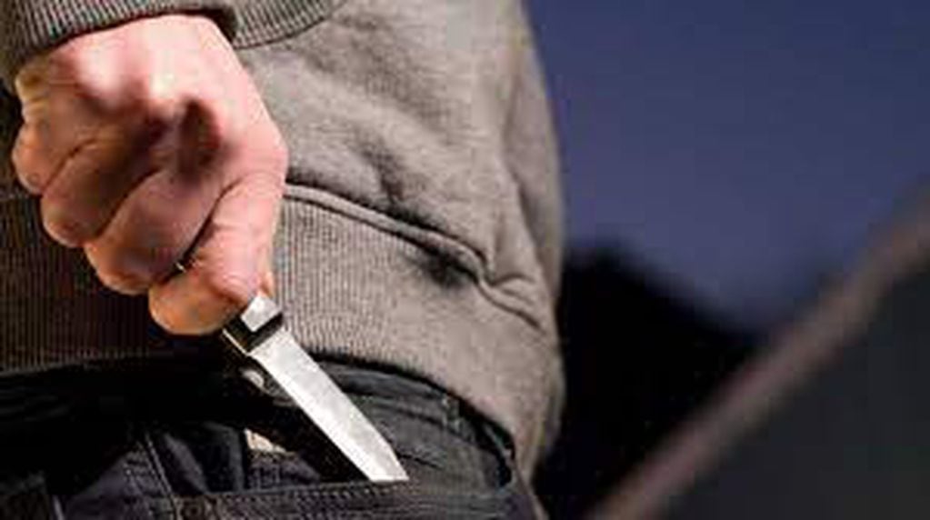 Insólito asalto en San Juan: le pidió a un amigo que le haga las compras y luego le robó a punta de cuchillo (imagen ilustrativa)