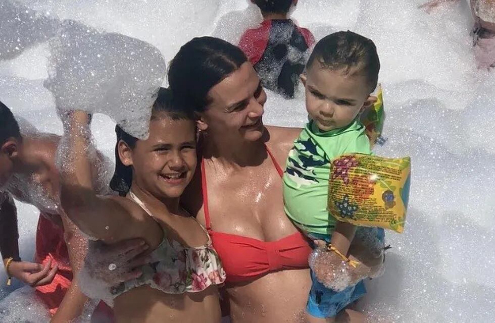 Granata se fue de vacaciones a Cancún con su pareja y sus hijos. (Instagram)