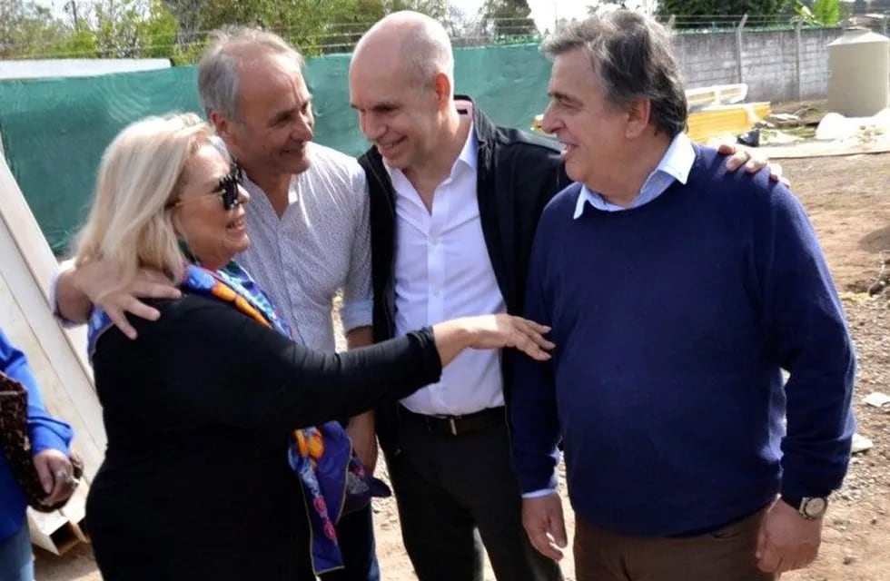Eduardo Romero junto a Elisa Carrió, Horacio Rodríguez Larreta, Mario Negri y Héctor Baldassi.