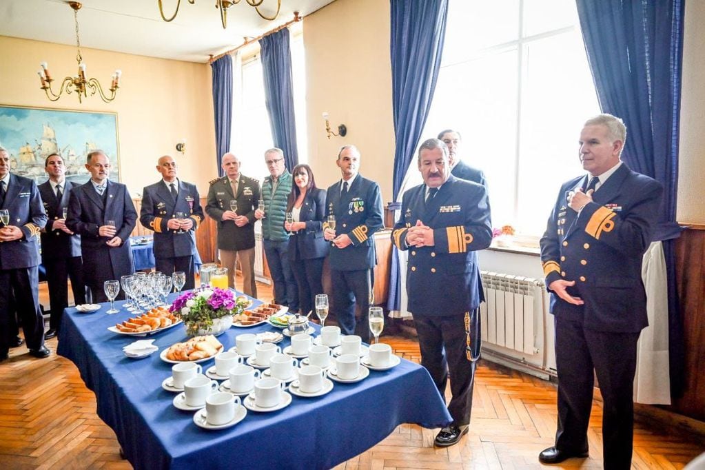 Ushuaia: ceremonia de entrega y recepción del comando del Área Naval Austral