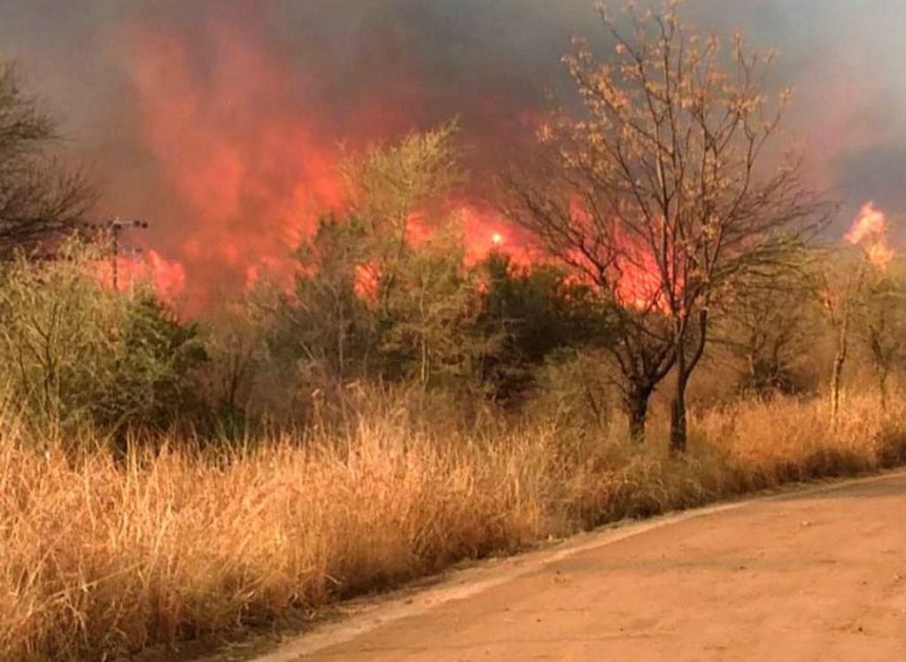 Continúan los incendios forestales en dos puntos de las sierras cordobesas. (Foto: Gobierno de Córdoba).