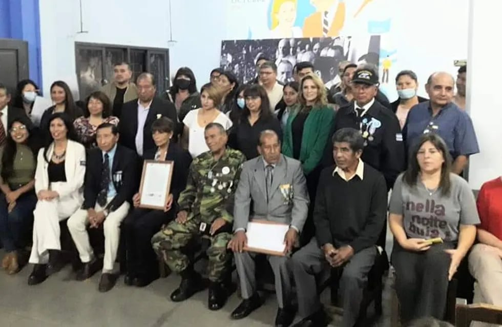Dirigentes y miembros de entidades de veteranos de guerra de Malvinas fueron motivo de un homenaje en la sede del Partido Justicialista de Jujuy.