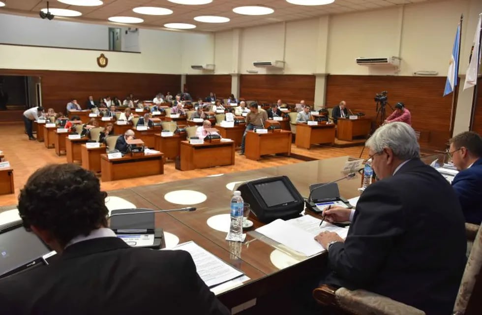 El vicegobernador Carlos Haquim presidió la quinta sesión ordinaria del año de la Legislatura de la Provincia.