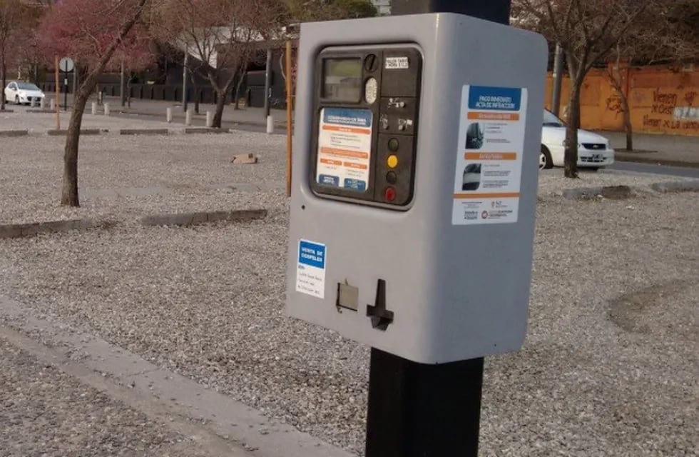 Desde el martes rige el estacionamiento medido en la playa  del Centro Cultural Parque de España. (Twitter)