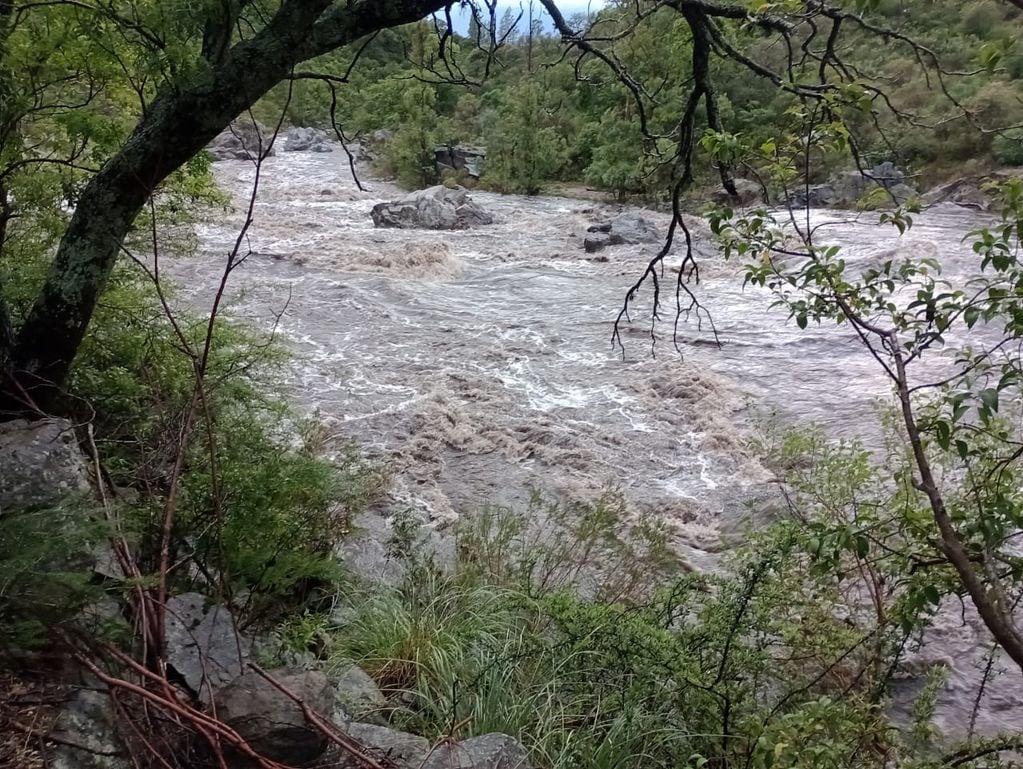 Los ríos de Córdoba, tras la tormenta. Así quedó Río Anisacate, en la zona de La Paisanita. 