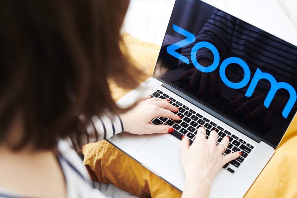 La aplicación Zoom se benefició de la situación, a pesar de que se registraron fallas de privacidad.