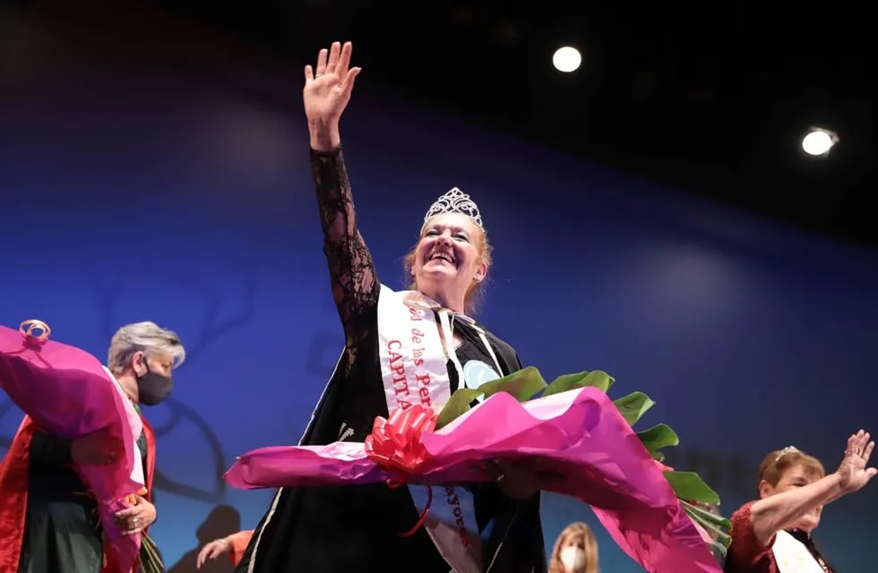 María Liliana Campoy se coronó como Reina de la Persona Mayor de Capital