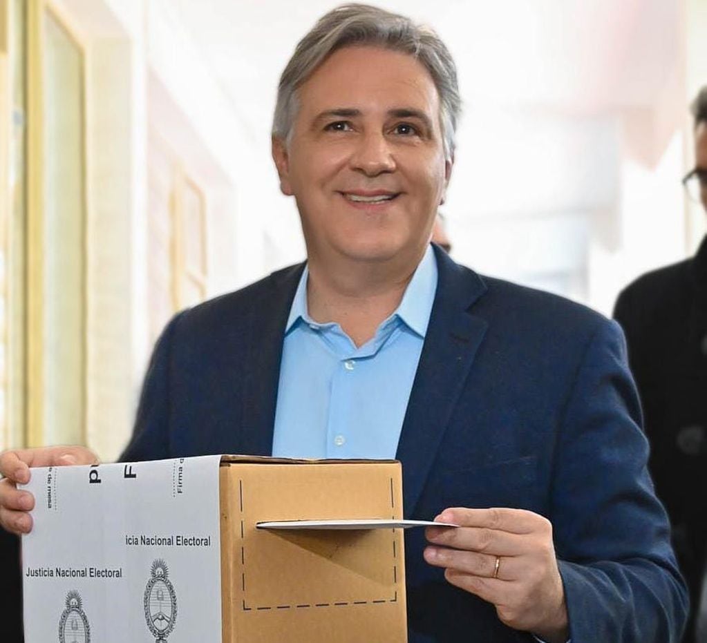Llaryora, al votar en las Paso (Prensa Municipalidad de Córdoba).