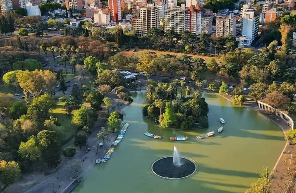El Laguito del Parque Independencia de Rosario. (@GoDronear)
