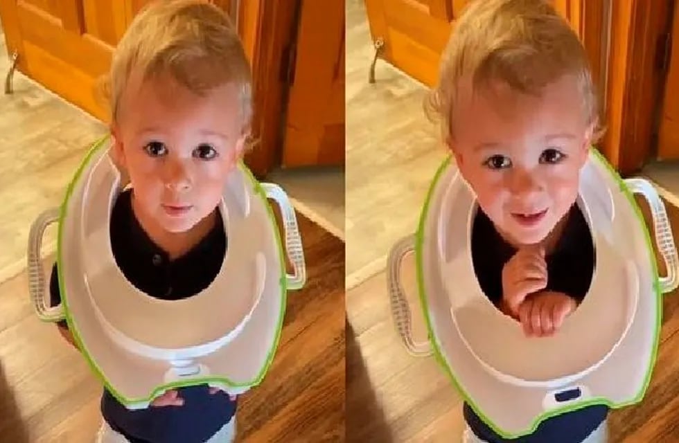 El divertido video de un padre al intentar quitarle una tapa de inodoro a su bebé