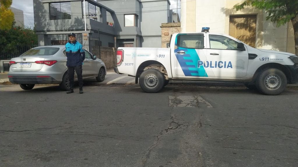 tres menores aprehendidos por robar un auto en el barrio Torre Tanque