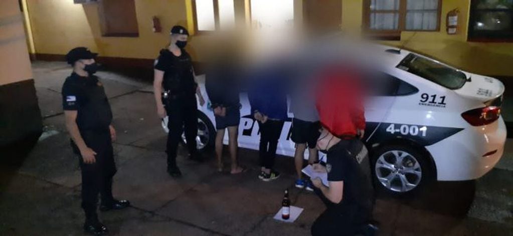 Los operativos de nocturnidad policiales dejaron varios detenidos en Oberá.